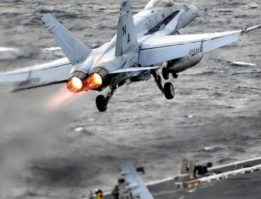 Βίντεο: Απονηώσεις αεροσκαφών από το USS Theodore Roosevelt στον Περσικό Κόλπο